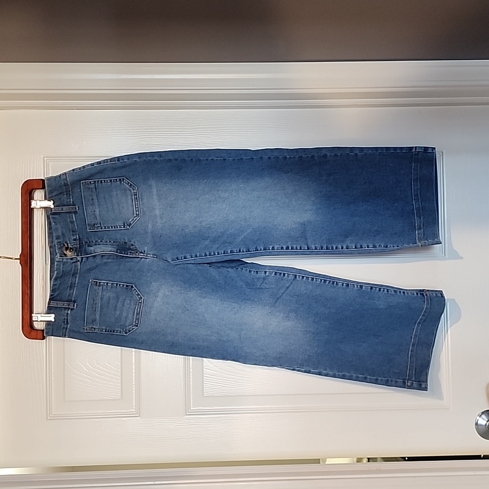 Wide Leg Denim Capri